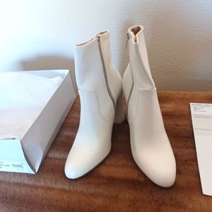 Nine west bootie white size 10